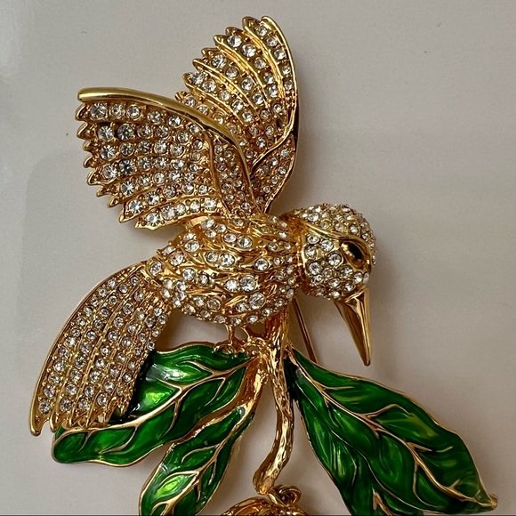 Large Dramatic Scene of Nature HummingBird Brooch - Picture 5 of 13